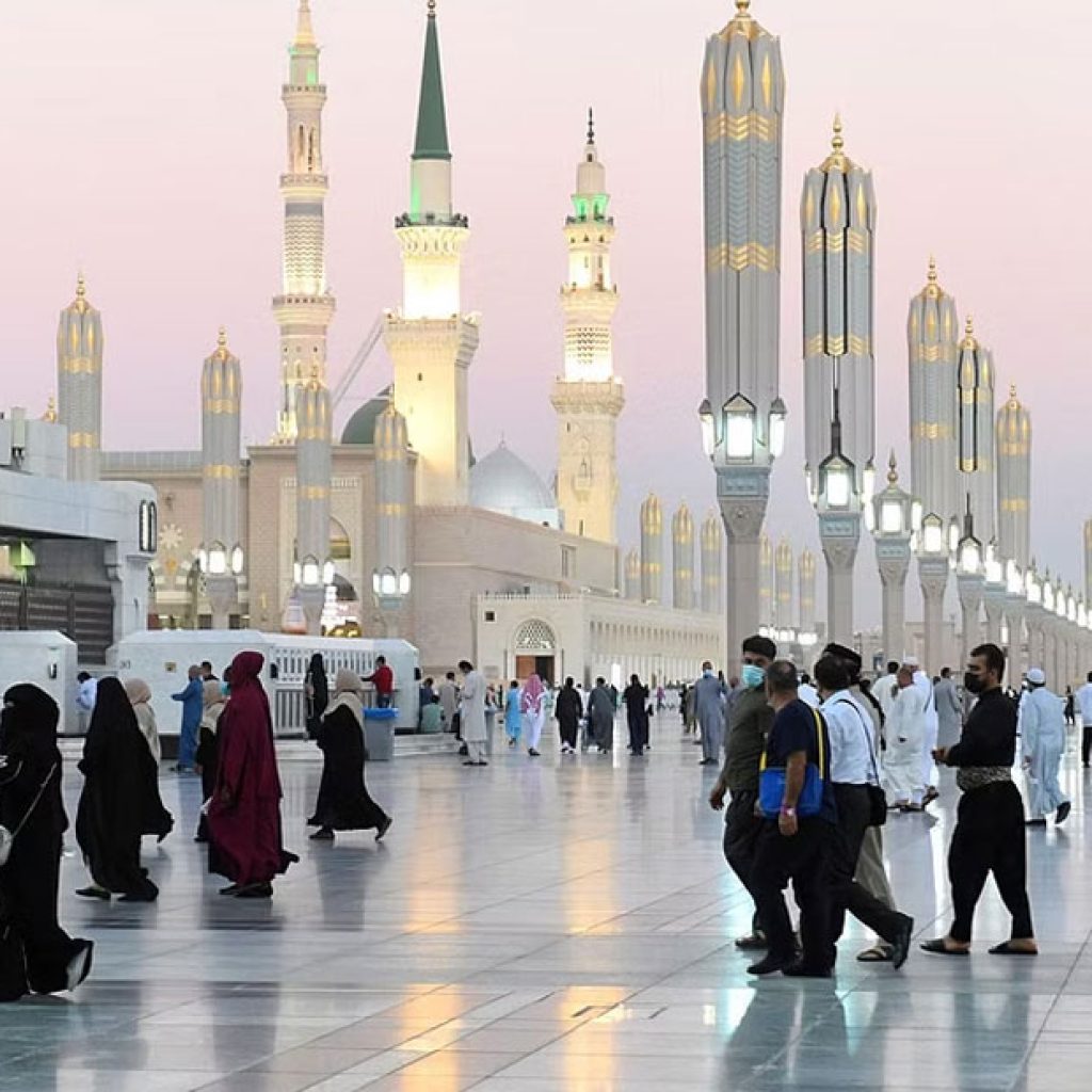 رحلة من مدينة جدة إلى مدينة المدينة المنورة