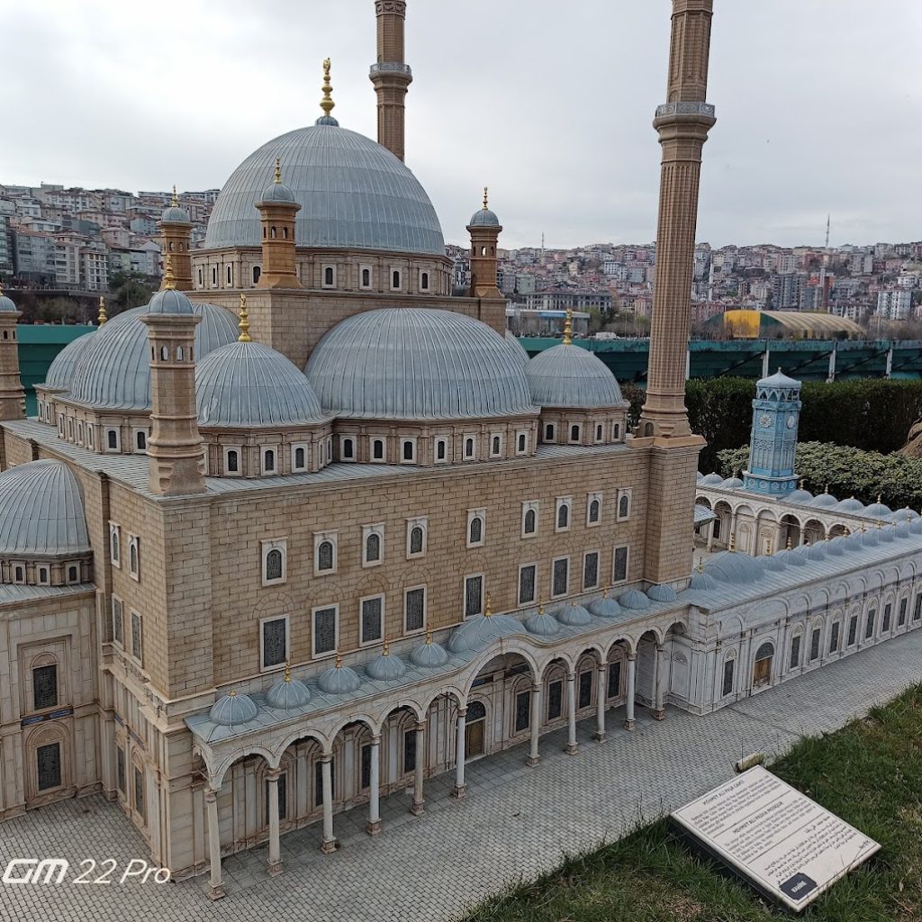 حديقة مينيا تورك ٥