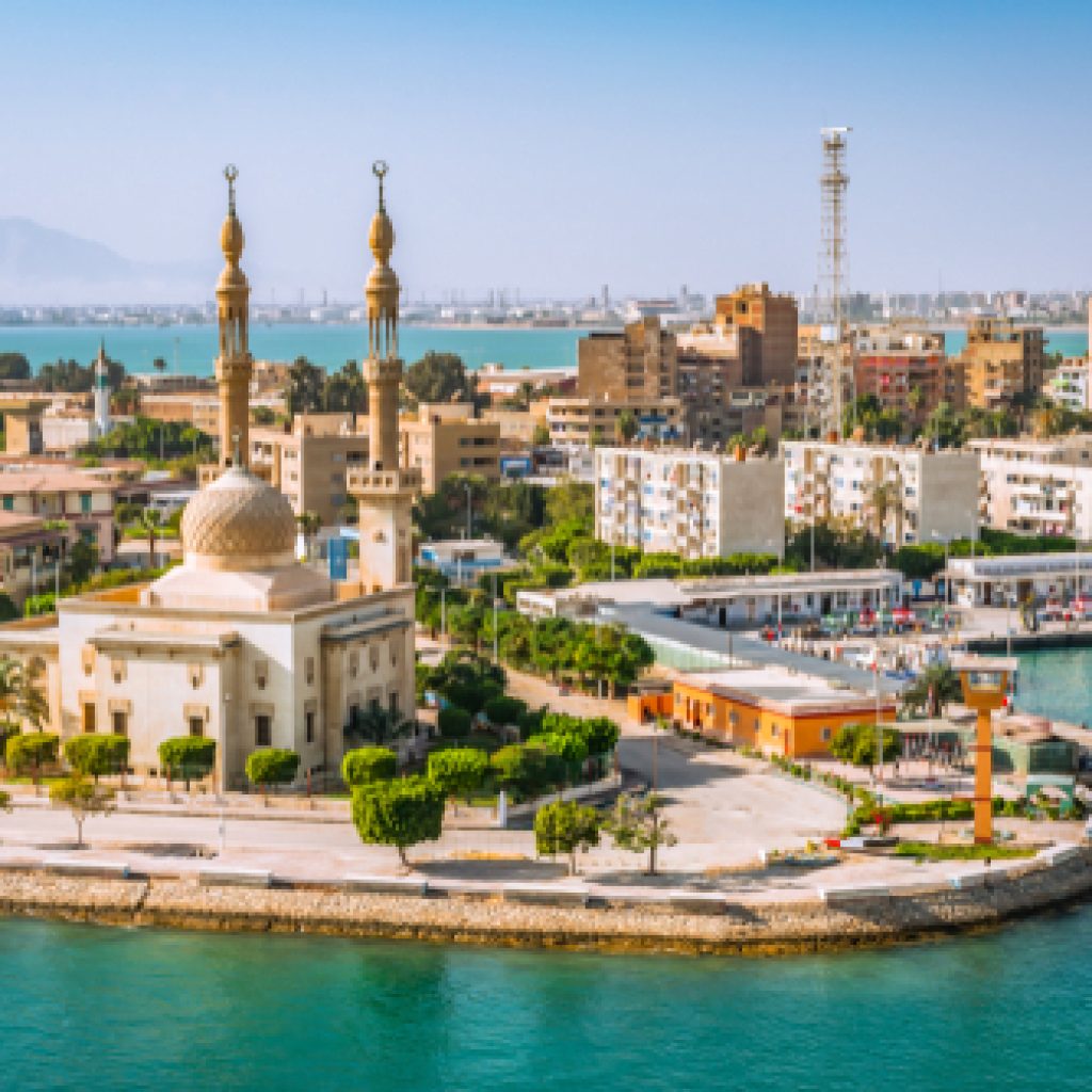 رحلة من مدينة القاهرة إلى مدينة السويس