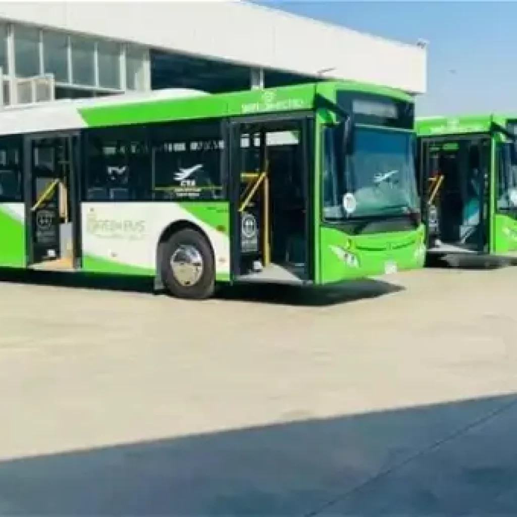 مواصلات القاهرة: دليل شامل لوسائل النقل في العاصمة المصرية