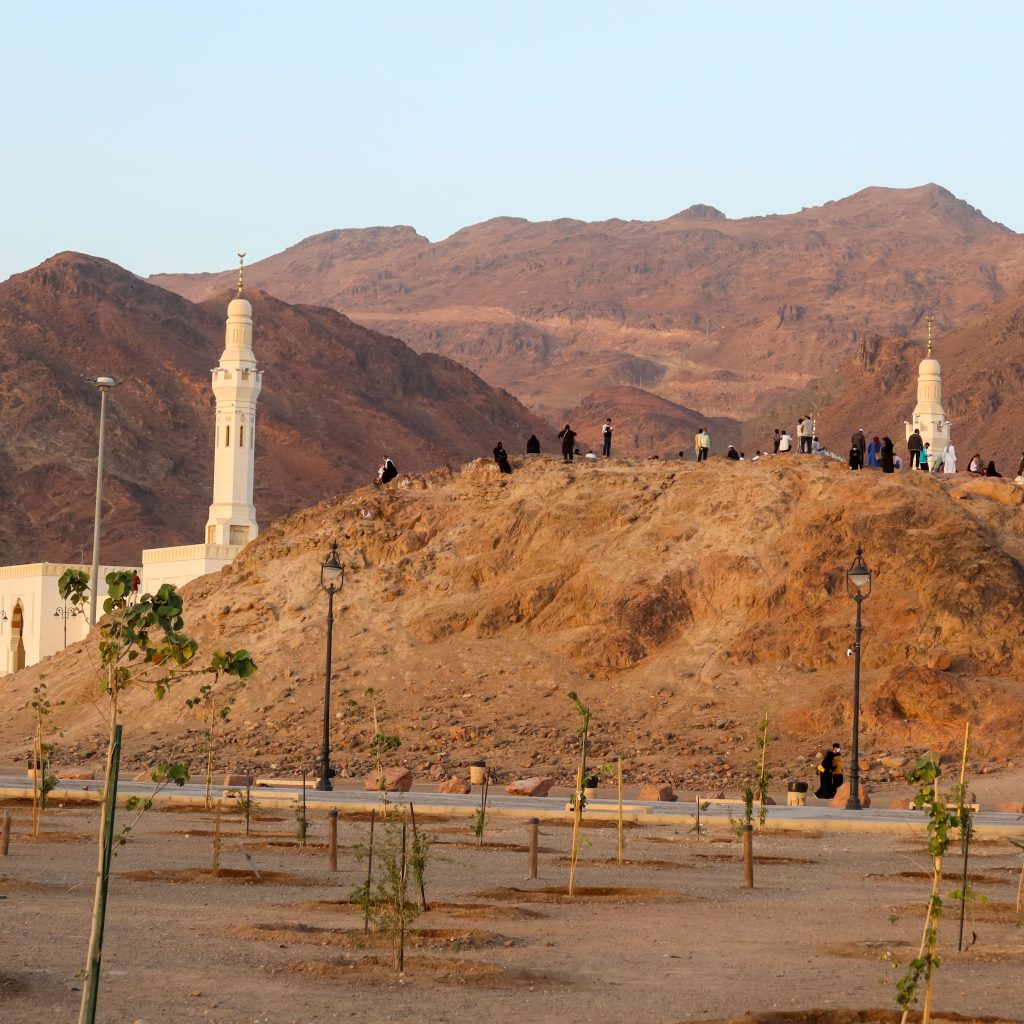 جبل أحد ومقبرة شهداء أحد