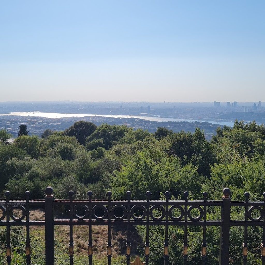 حديقة تلة العرائس ٣