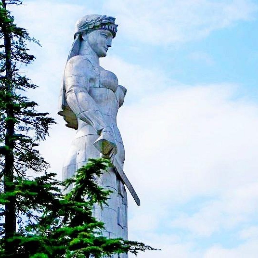 تمثال “كارتليس ديدا” أو “أم جورجيا” 11