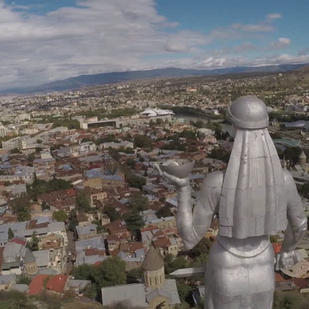 تمثال “كارتليس ديدا” أو “أم جورجيا” 44