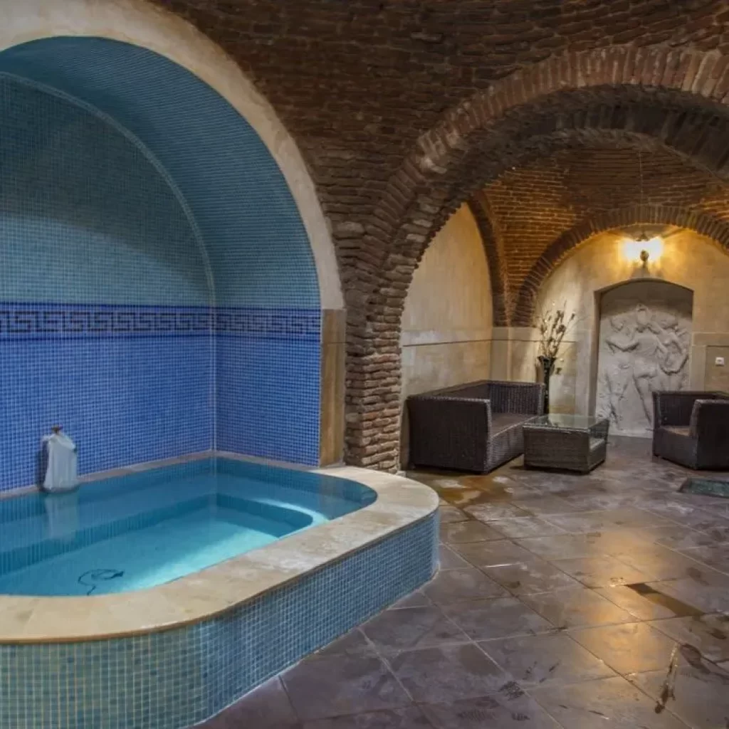 حمامات تبليسي الكبريتية أو حمامات أباناتوبن22