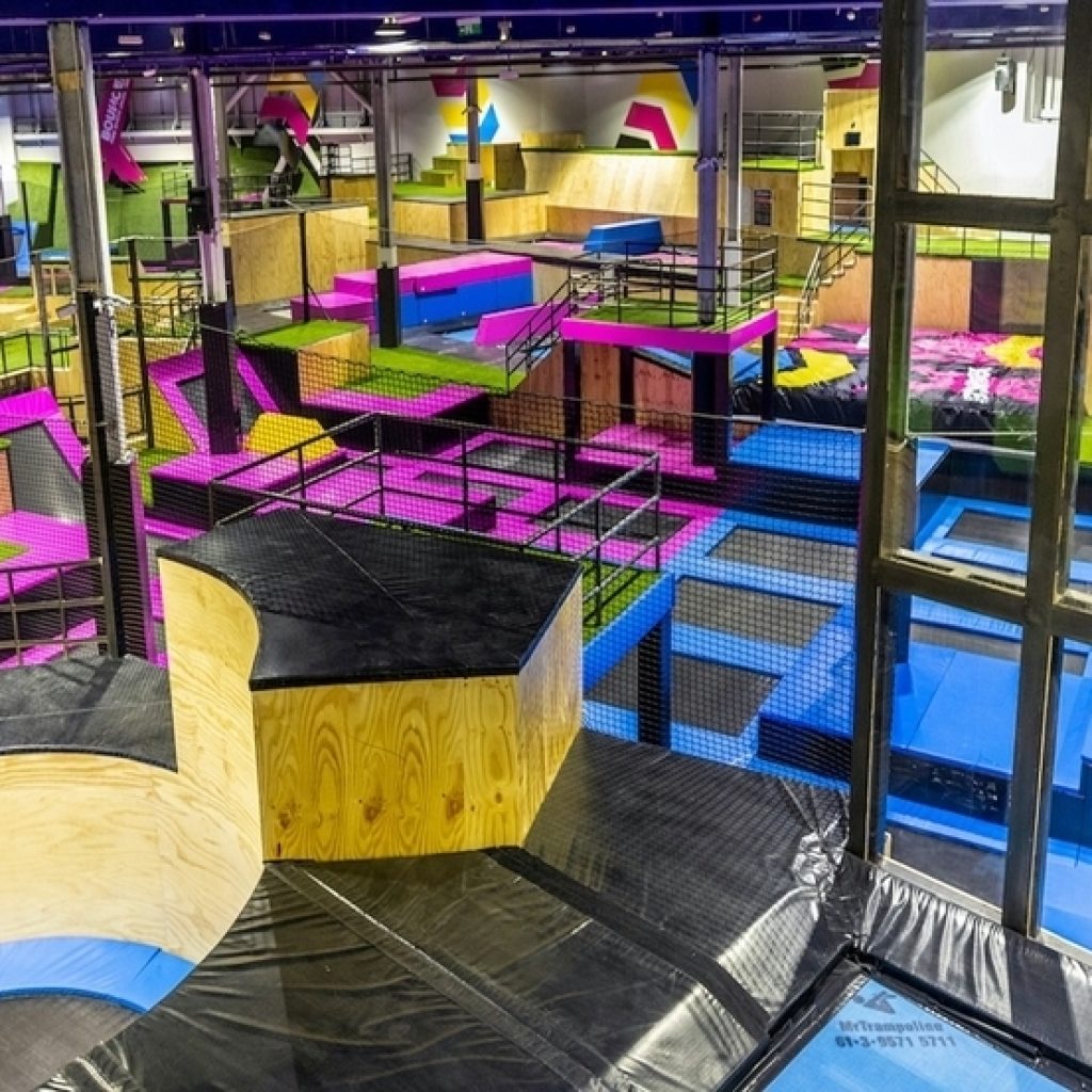 ستريت مانياكس - حديقة المغامرات والترامبولين دبي ٤