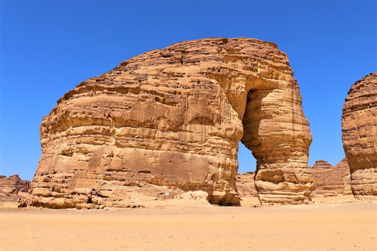 أهم المعالم و الأنشطة السياحية في مدينة العلا