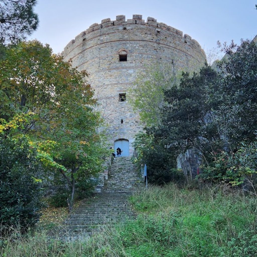 متحف روملى حصار ٦