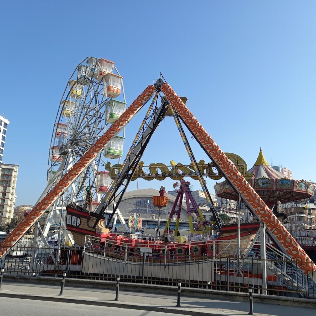 ملاهي بوستانجي لونا بارك ٢