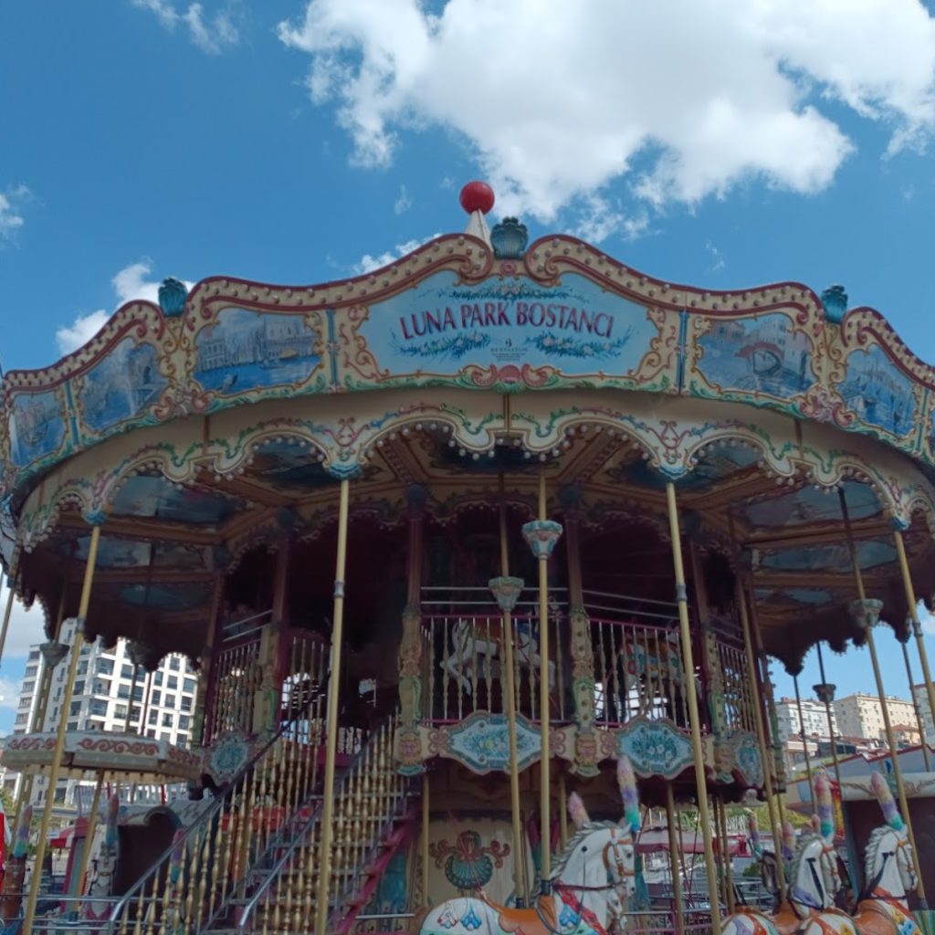 ملاهي بوستانجي لونا بارك ٥