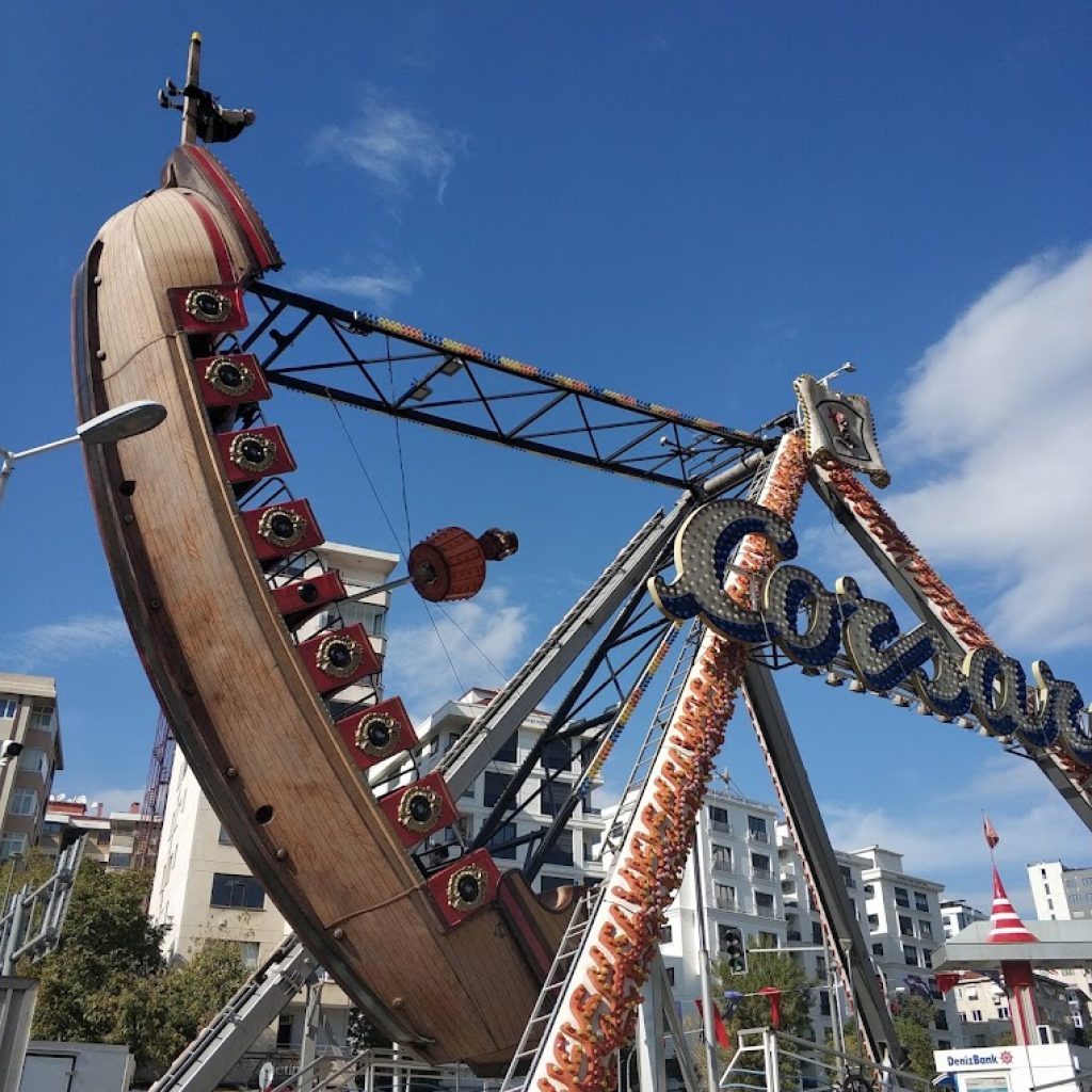 ملاهي بوستانجي لونا بارك ١