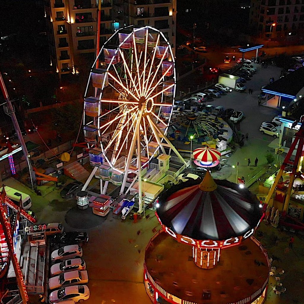 ملاهي بوستانجي لونا بارك