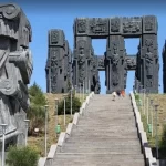 نصب ستونهنج تبليسي 3