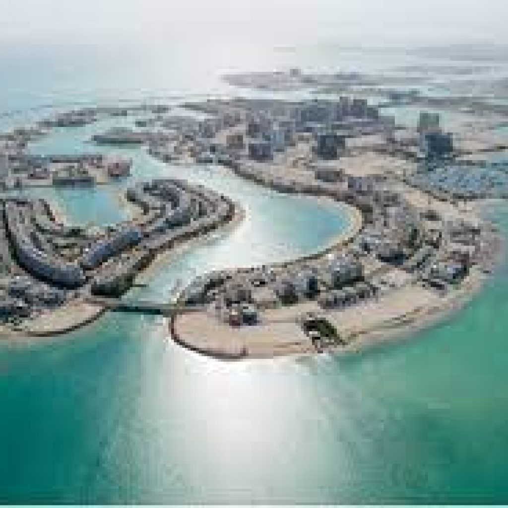 جولة بحرية إلى جزر أمواج