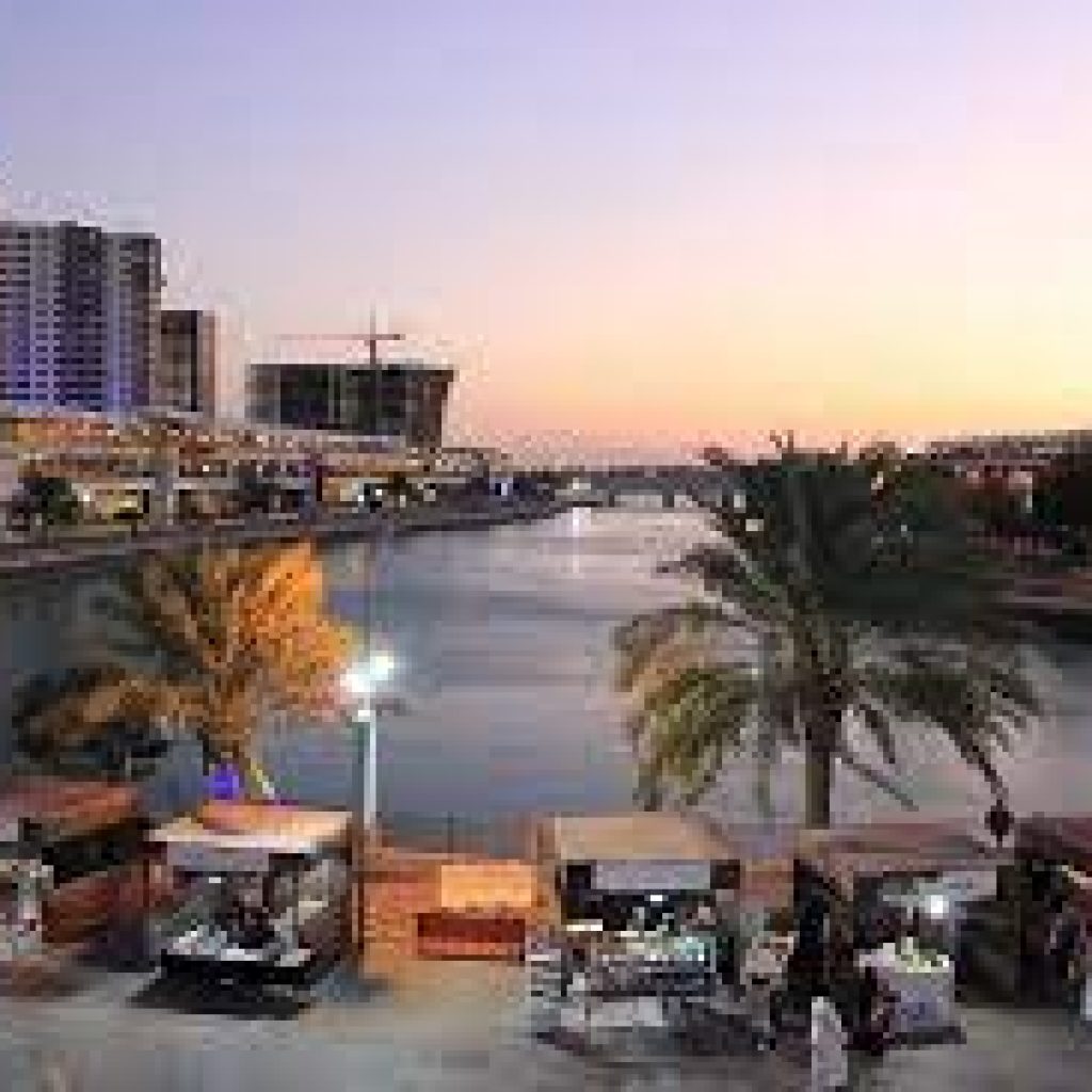 جولة بحرية إلى جزر أمواج