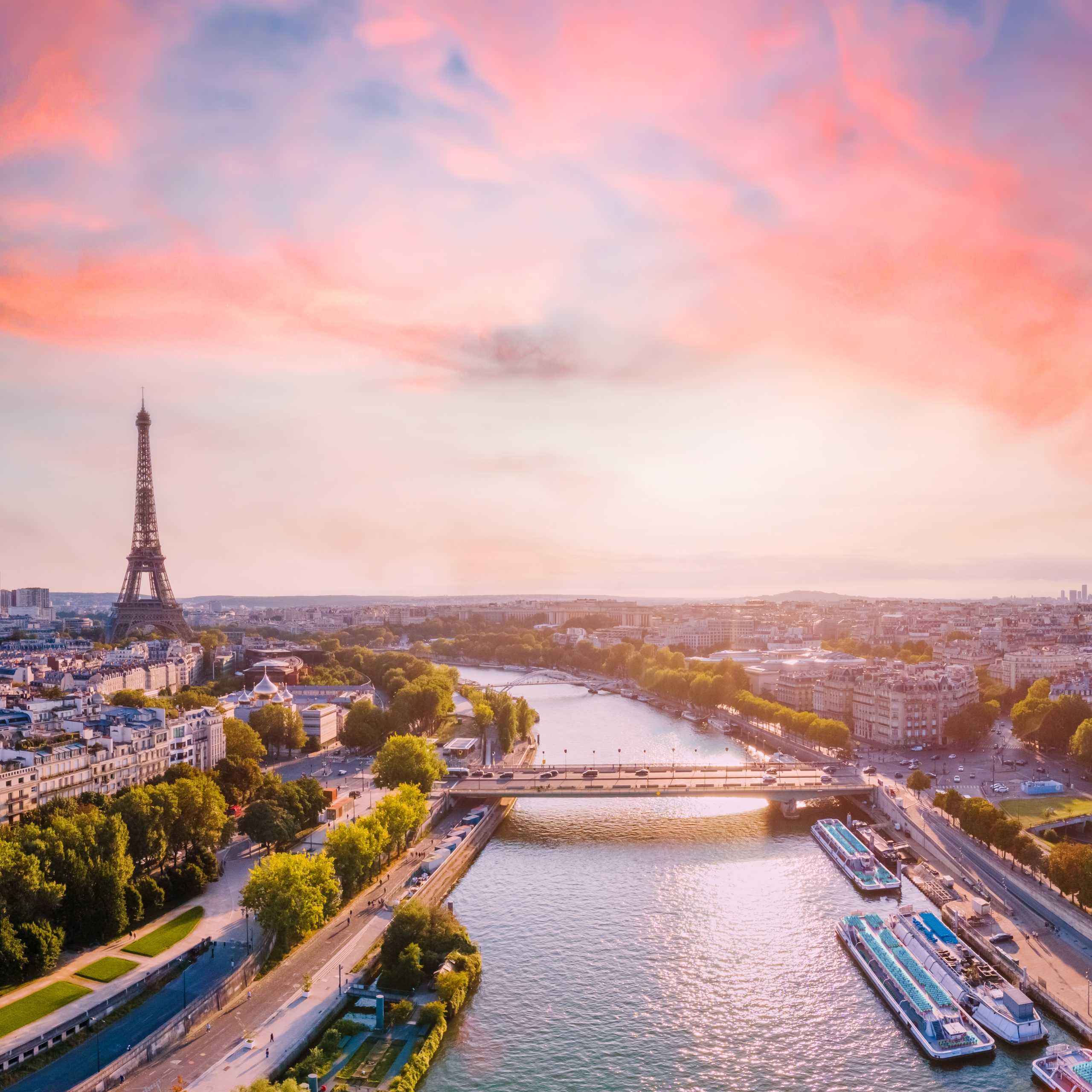 استكشاف المدن المجاورة لمدينة باريس في رحلة لمدة يوم واحد