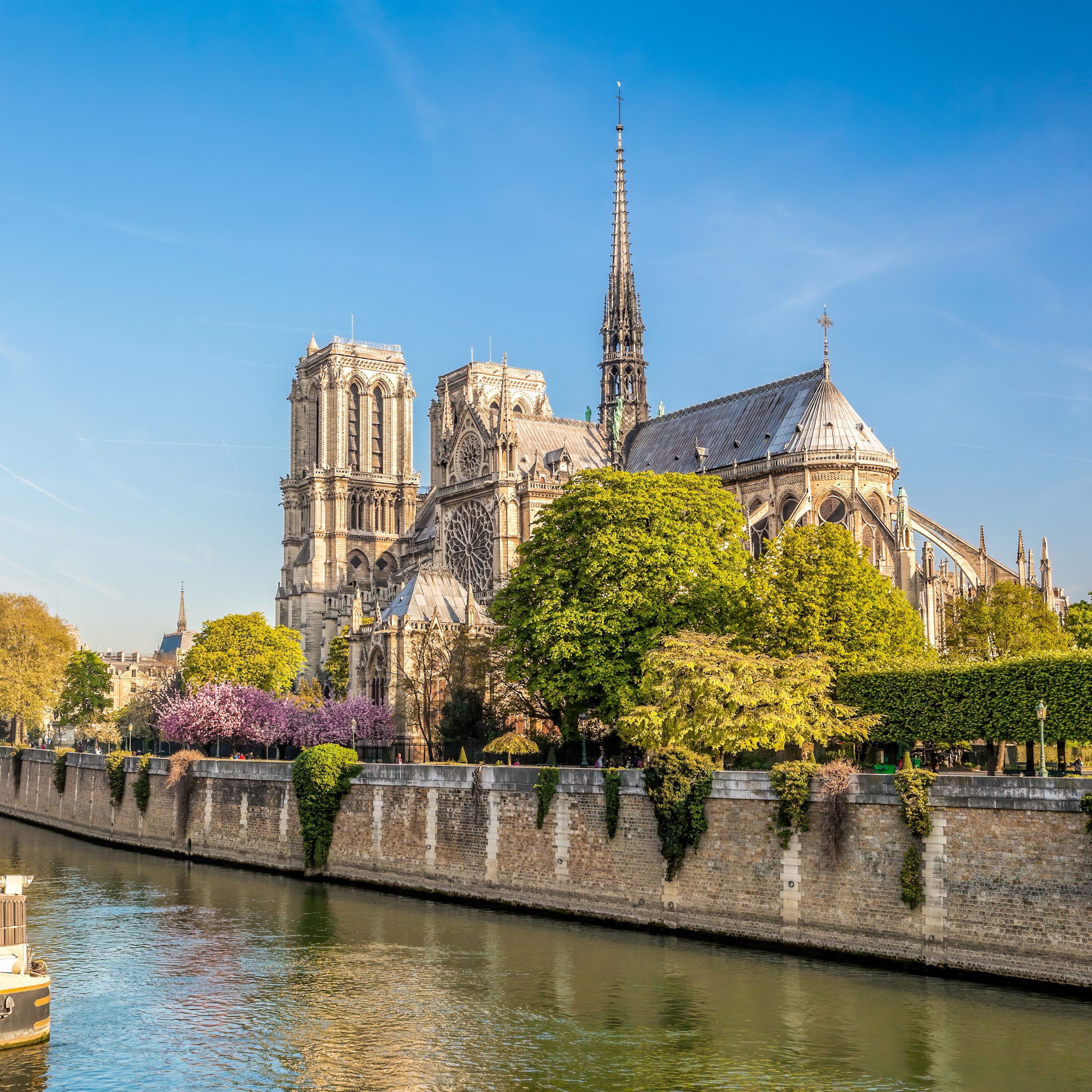 أهم المعالم السياحية الدينية في مدينة باريس