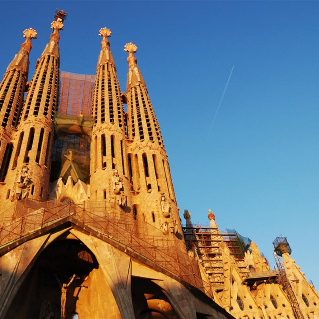 أهم المعالم السياحية الدينية في مدينة برشلونة