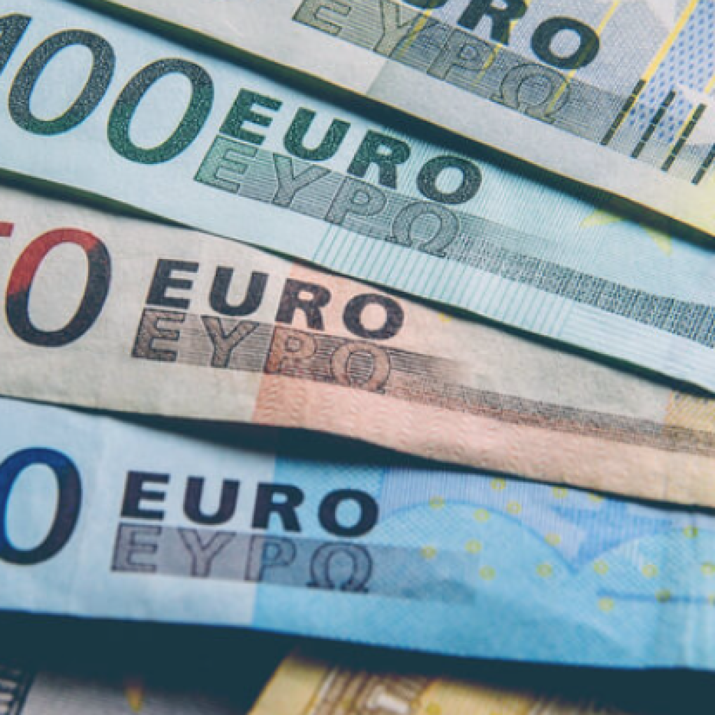 أهم المعلومات عن عملة دولة إيطاليا