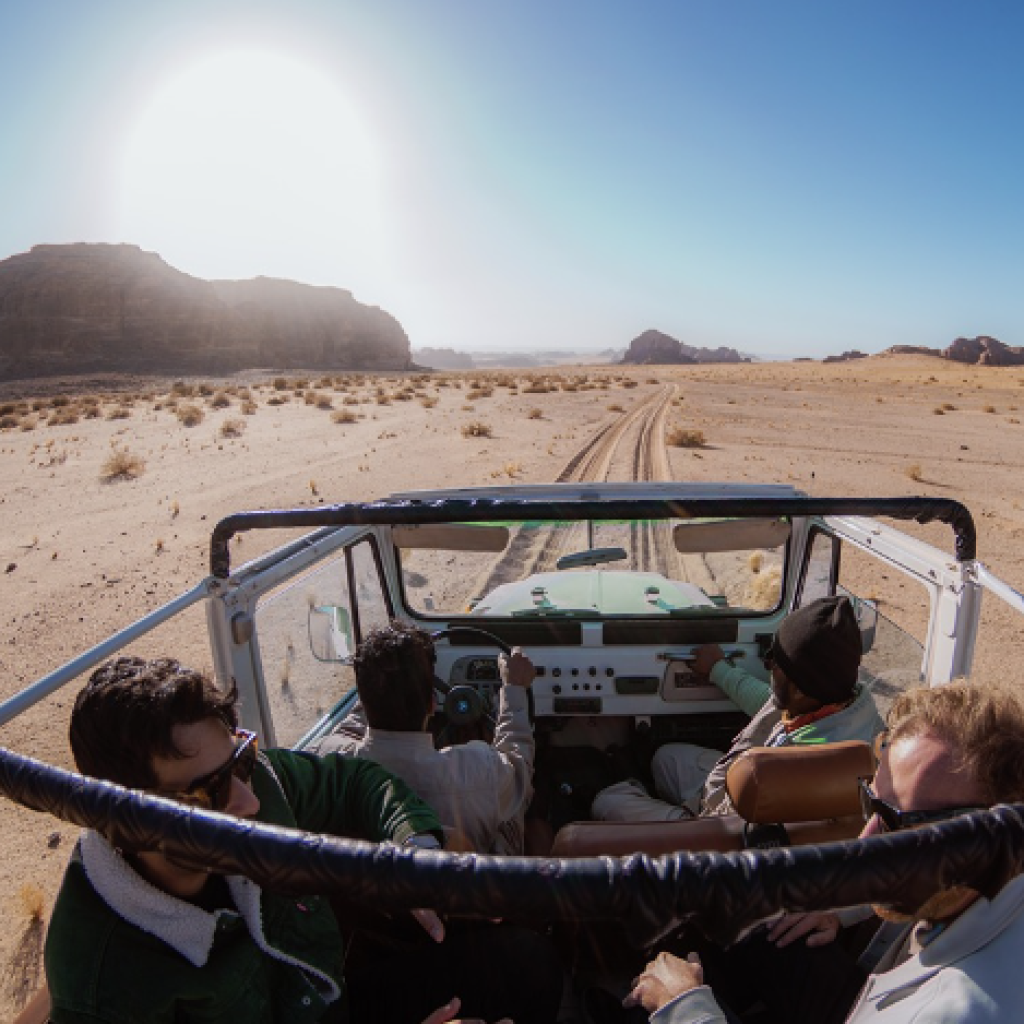 افضل الجولات الصحراوية و البحرية في مدينة العلا