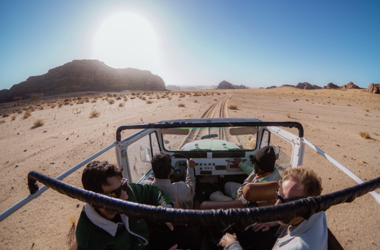 افضل الجولات الصحراوية و البحرية في مدينة العلا