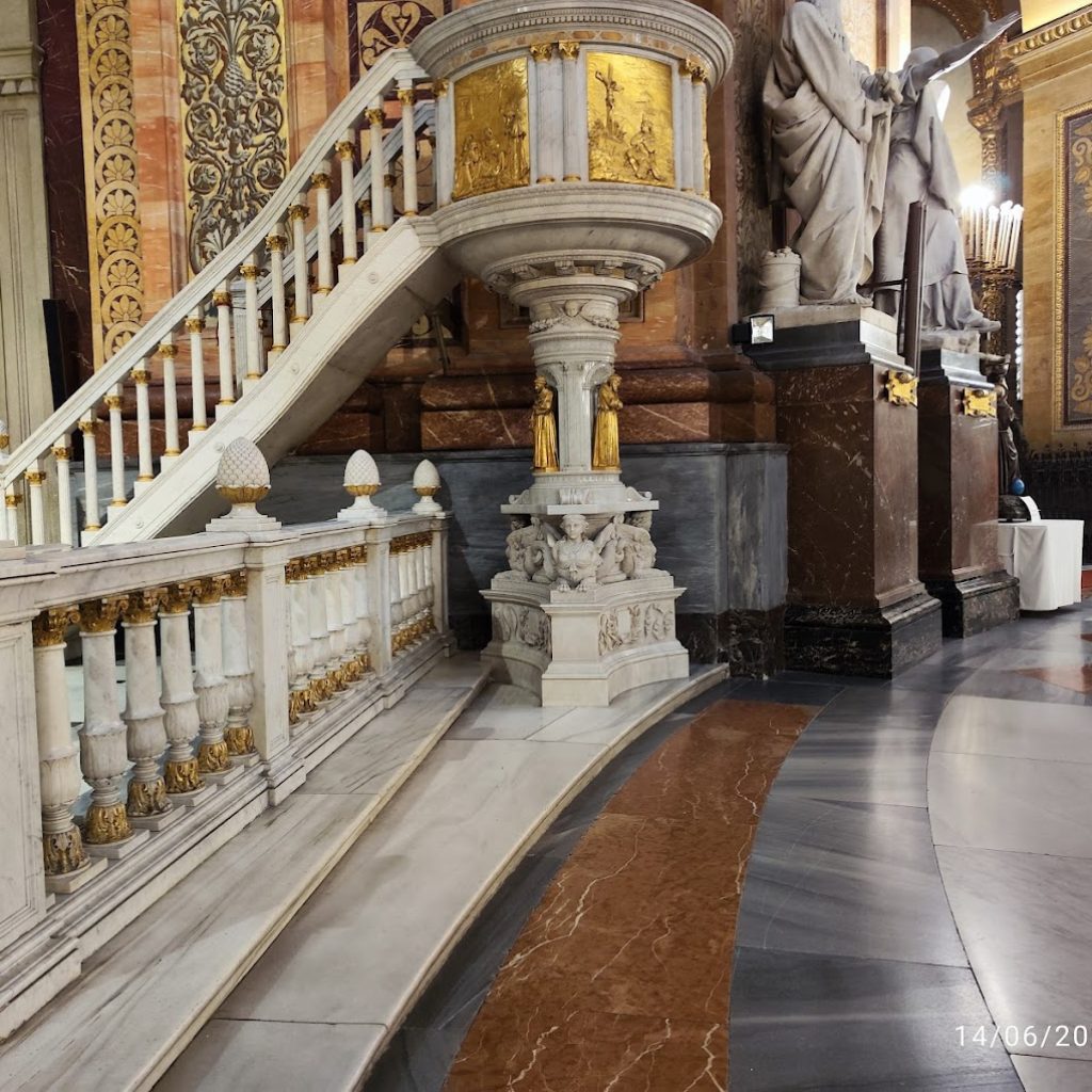 بازيليك القديس فرنسيس الكبير ٤