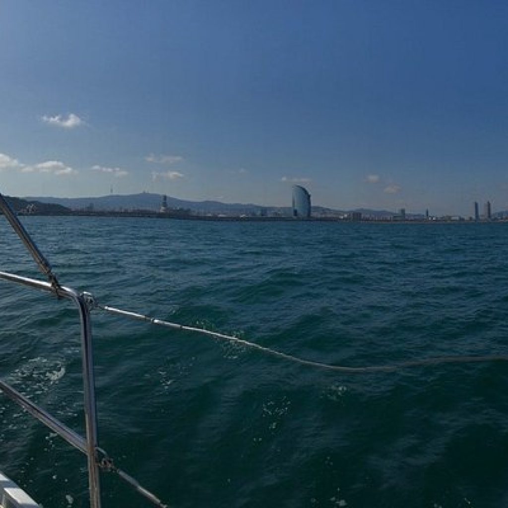 تجربة الإبحار برشلونة