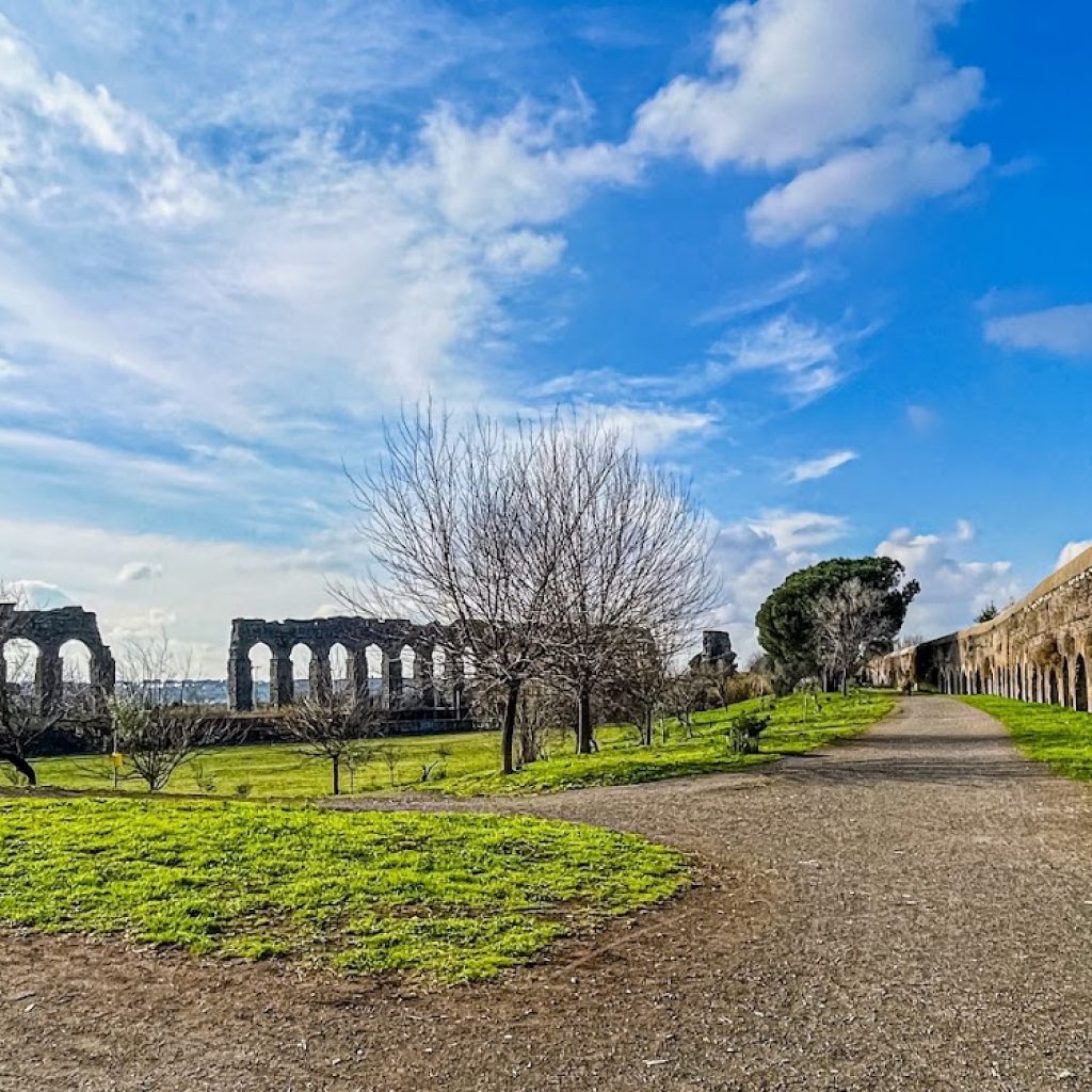 حديقة باركو ديجلي أكويدوتي (1)