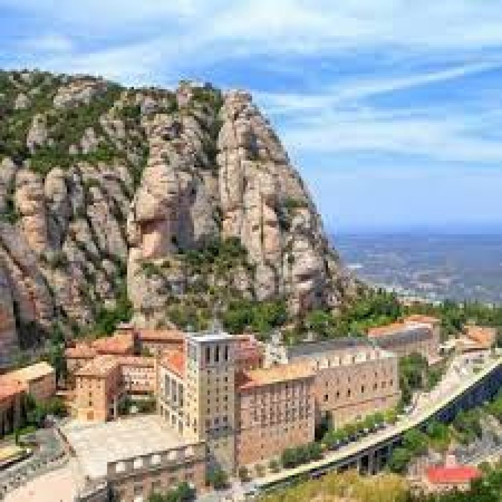 رحلة من مدينة برشلونة إلى مدينة مونتسيرات