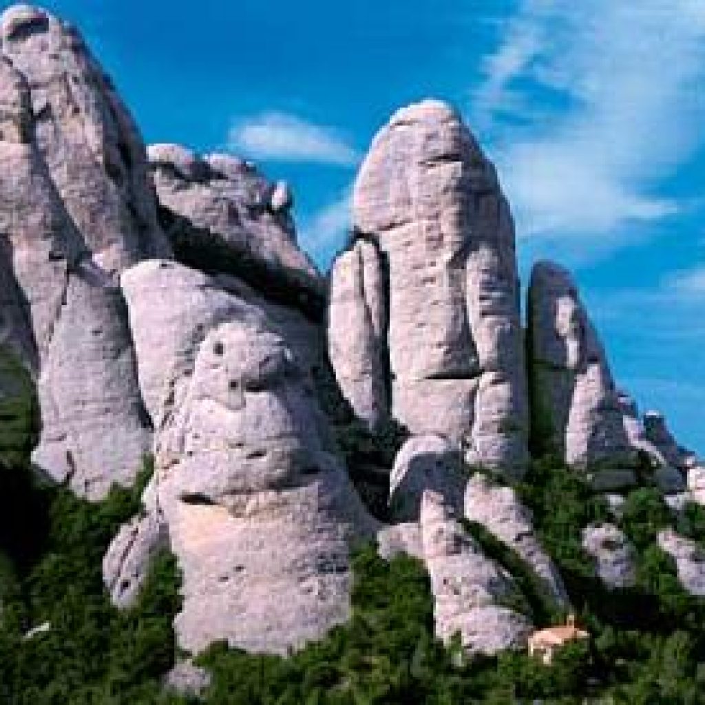 رحلة من مدينة برشلونة إلى مدينة مونتسيرات