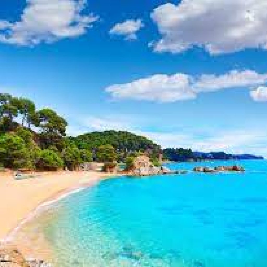 رحلة من مدينة برشلونة إلى مدينة كوستا برافا