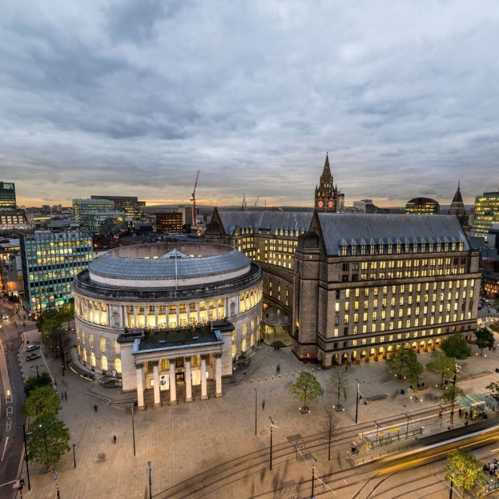 رحلة من مدينة لندن إلي مدينة مانشستر6