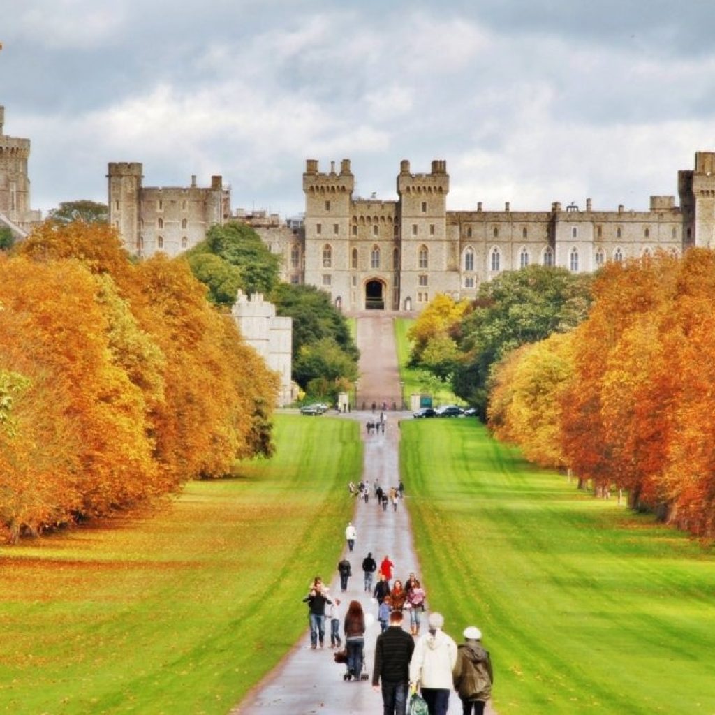 رحلة من مدينة لندن إلي مدينة وندسور2