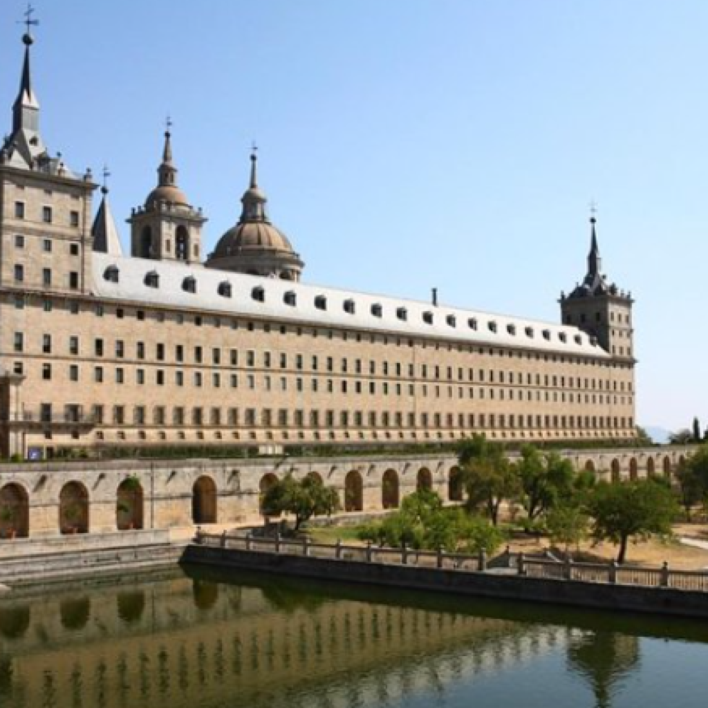 سان لورينزو دي إسكوريال ١