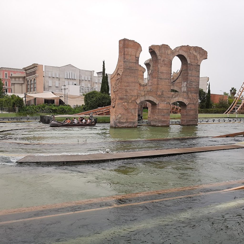 عالم شينشيتا الترفيهي (1)