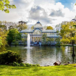 قصر الكريستال أو بلاسيو دي كريستال. ١