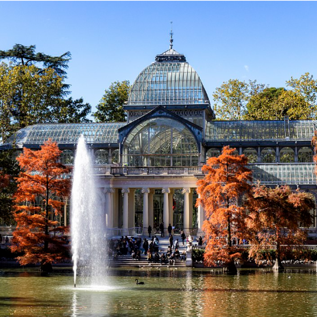 قصر الكريستال أو بلاسيو دي كريستال ٢