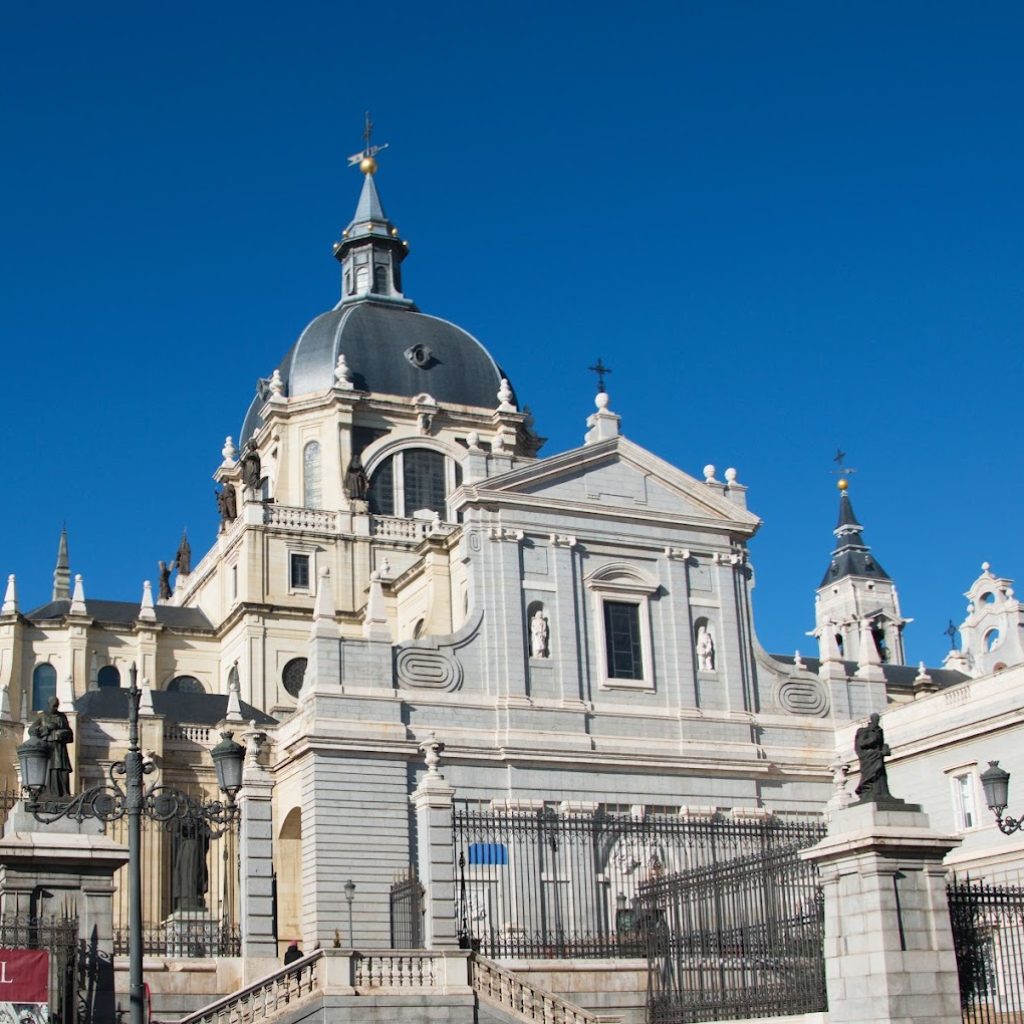 كاتدرائية المودينا