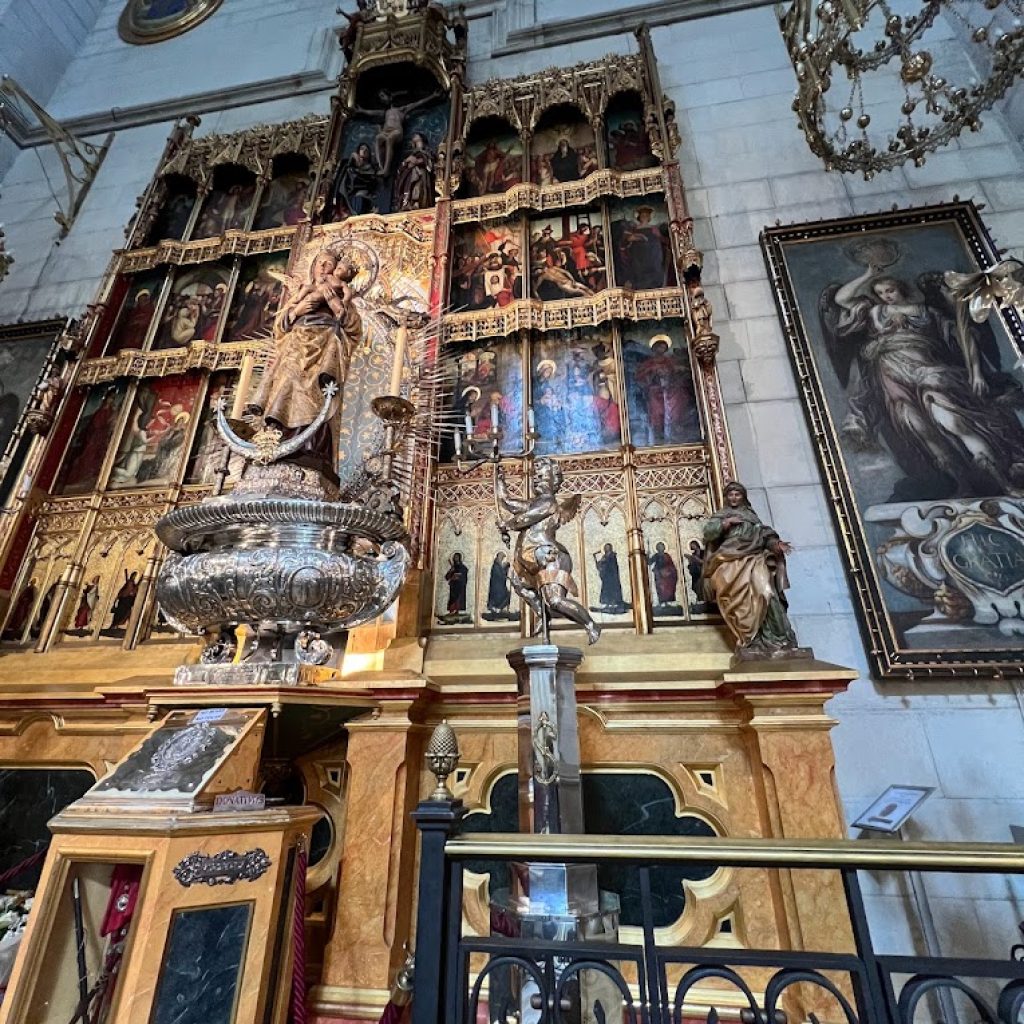 كاتدرائية المودينا ٣