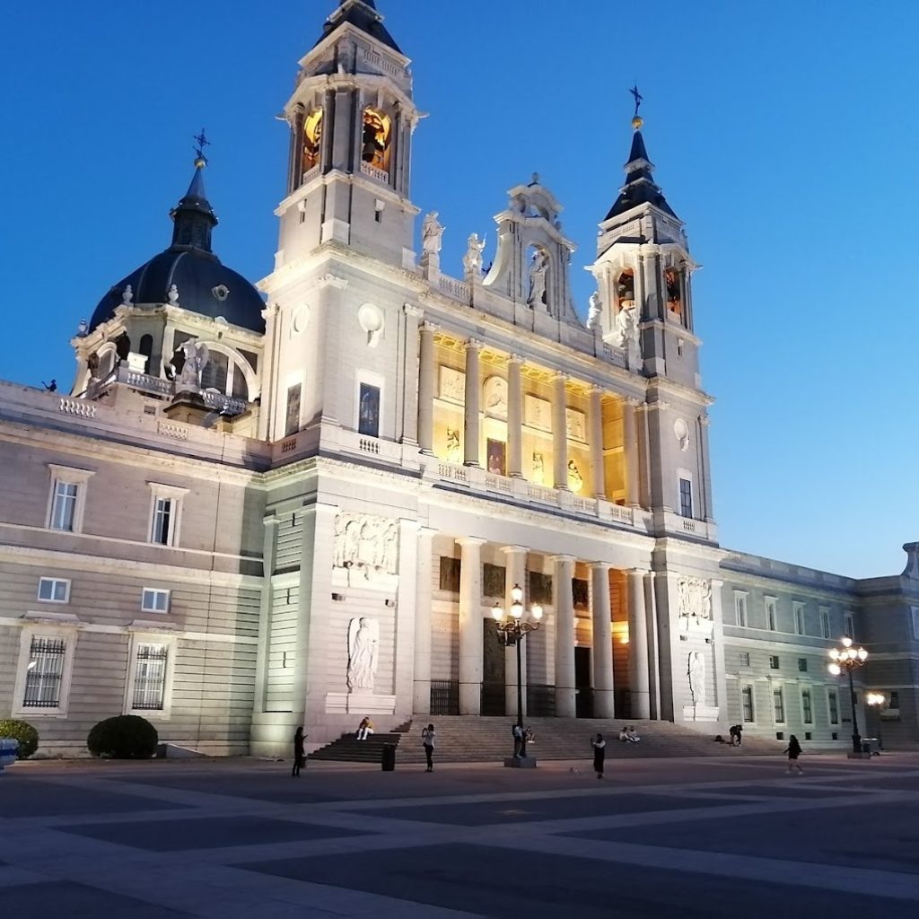 كاتدرائية المودينا ٥