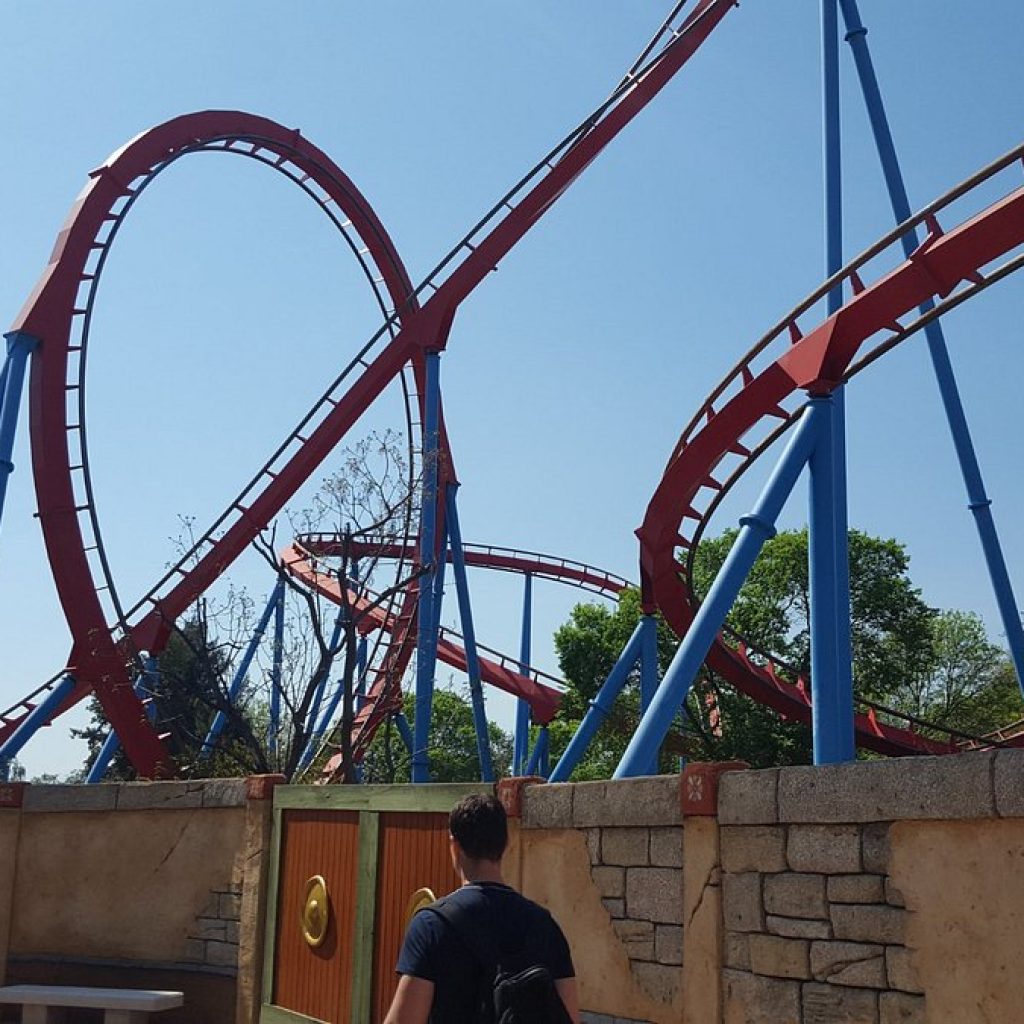 مدينة ملاهي افينتورا