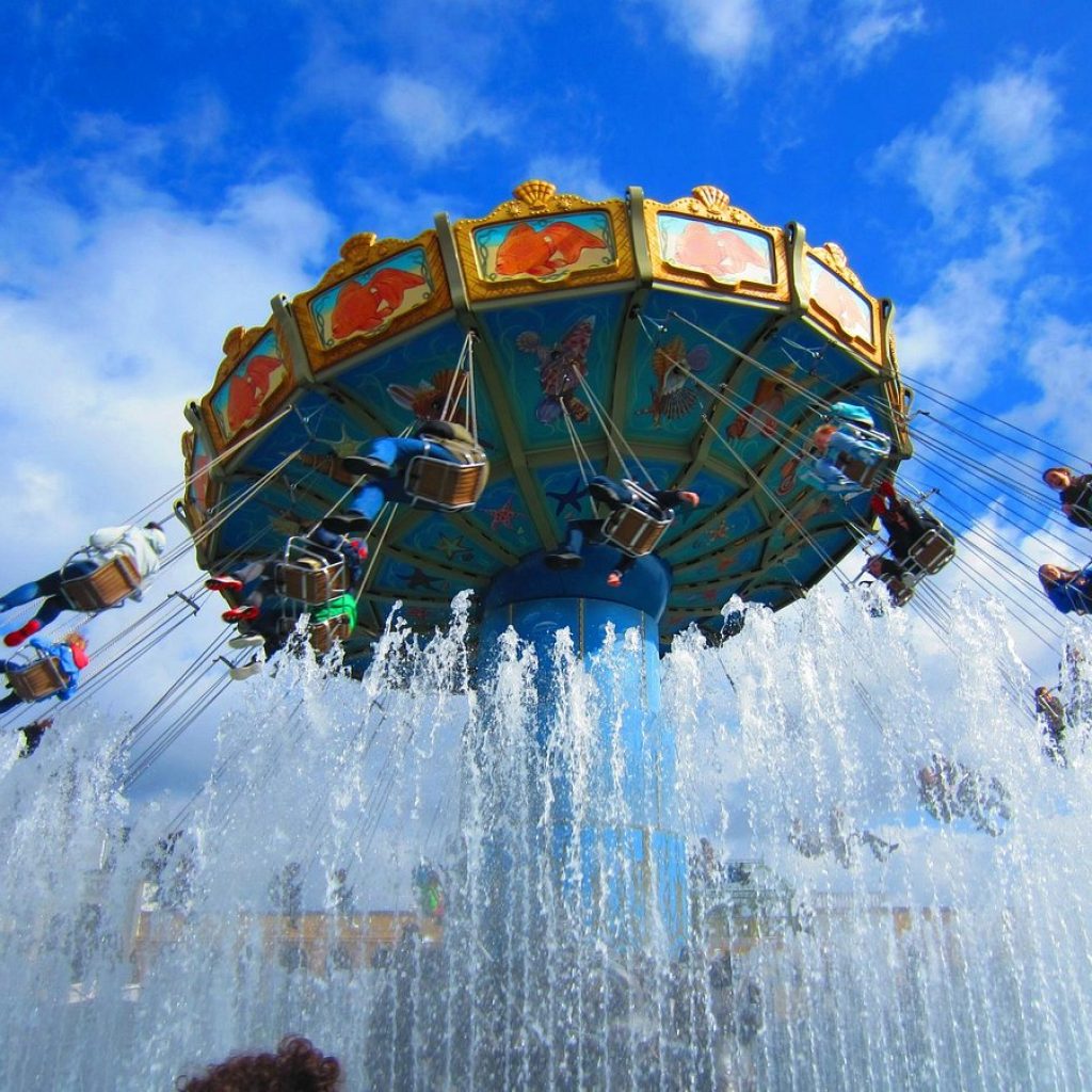 مدينة ملاهي فانتازيا آيلاند