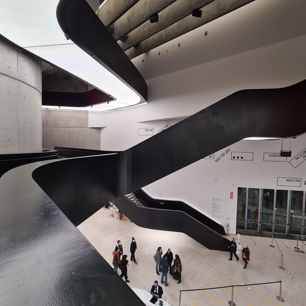 مركز الفنون الحديثة بروما ماكسي (1)