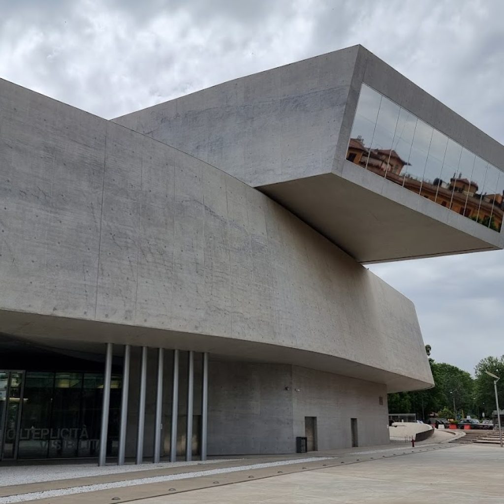 مركز الفنون الحديثة بروما ماكسي (2)