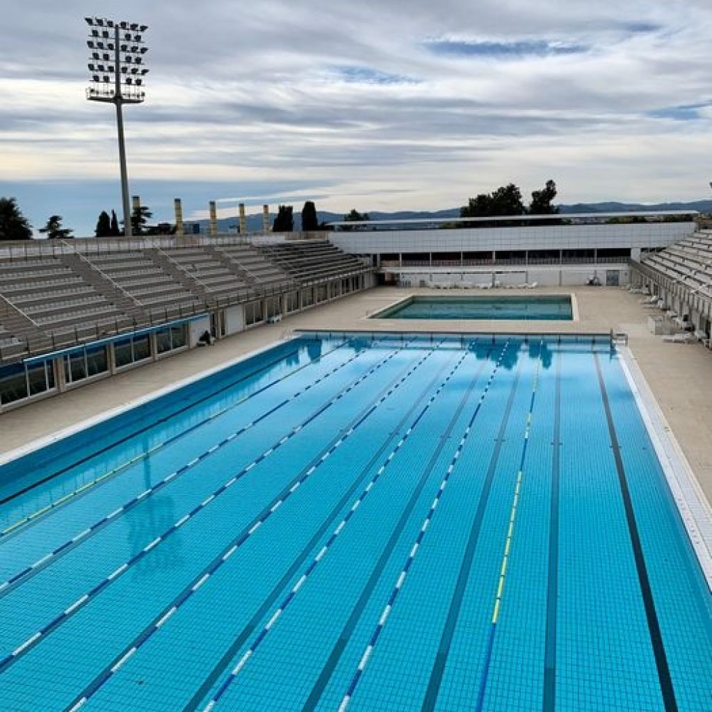 مسابح بيسينز بيرنات بيكورنيل