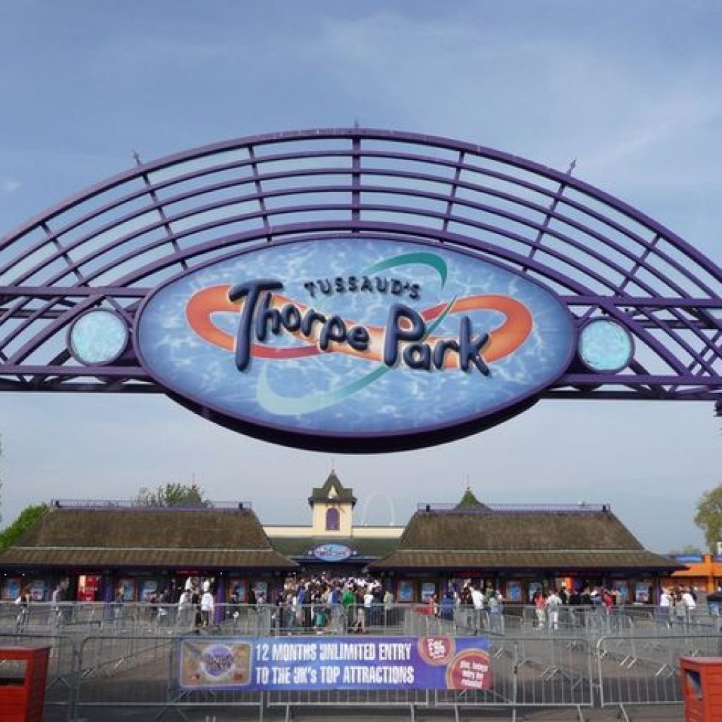 ملاهي ثورب بارك لندن3