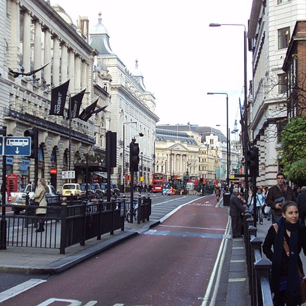 ميدان بيكاديللي6