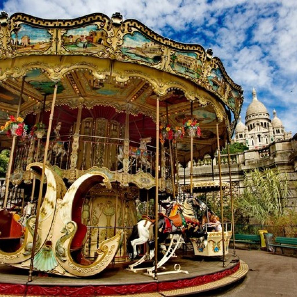 ميدان لويز ميشيل1