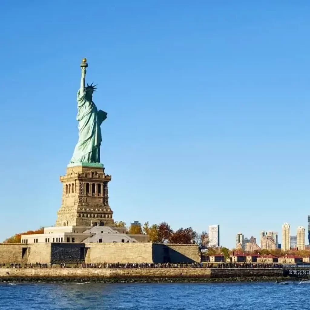 استكشاف المدن المجاورة لمدينة نيويورك في رحلة لمدة يوم واحد