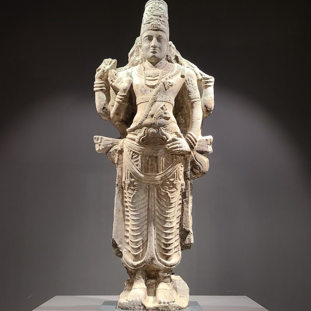 متحف تالانج الوطني - تالانج ناتشونال ١